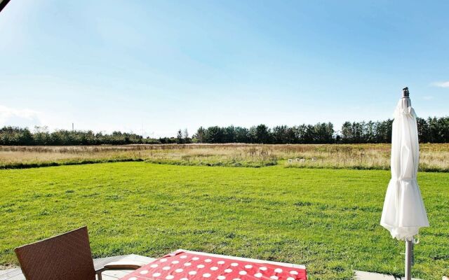 6 Person Holiday Home in Løkken