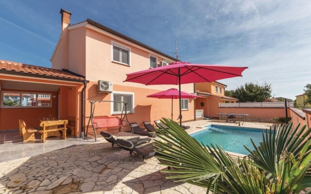 Beautiful Home in Betiga With Wifi and 4 Bedrooms