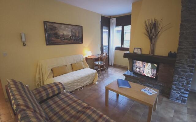 Apartment With 2 Bedrooms In Mas De Ribafeta With Wifi