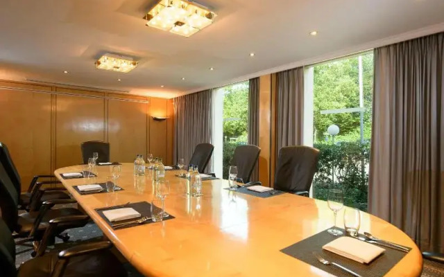 Apart-Hotel Operated By Hilton