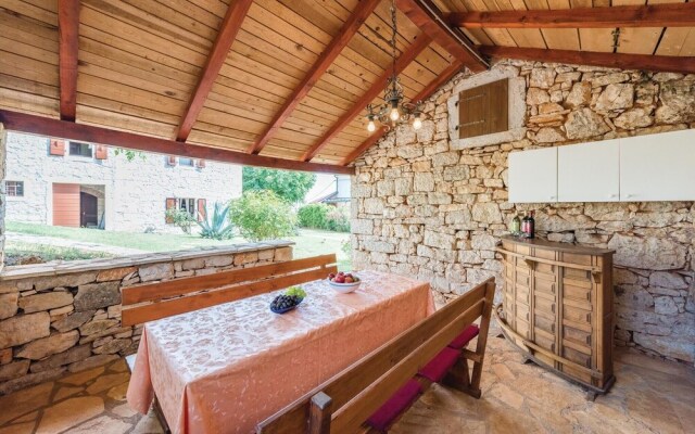 Beautiful Home in Markovac With Wifi and 5 Bedrooms