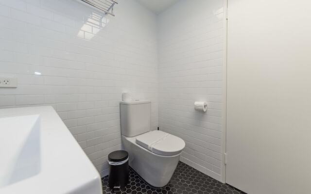 Westpoint, Unit 10/2 Thurlow Avenue