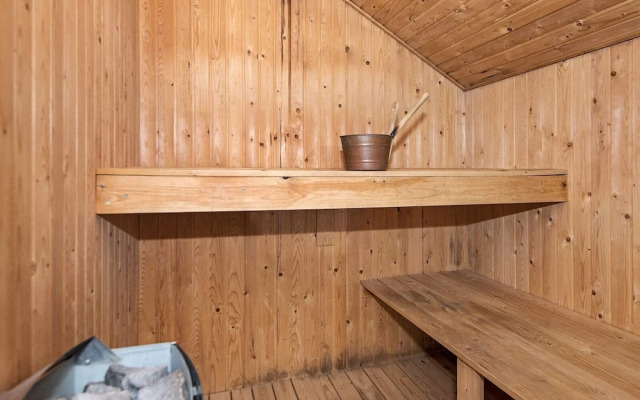 10 Person Holiday Home in Henne
