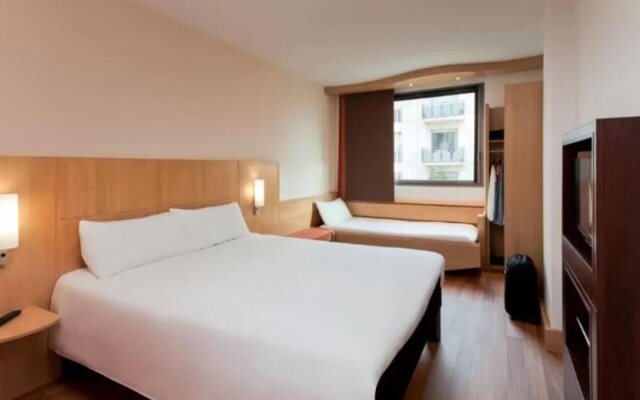 ibis Barcelona Santa Coloma