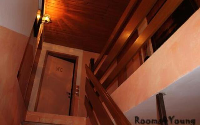 Rooms4Young
