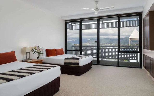 Rydges Esplanade Resort Cairns