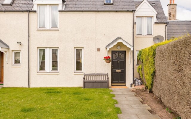 Abbey Villa Central Boutique House with Parking