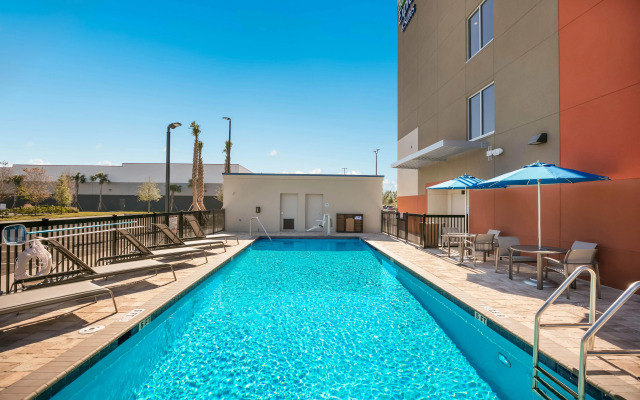 Holiday Inn Express & Suites Jacksonville - Town Center by IHG