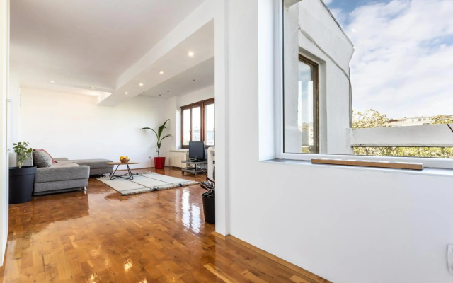 Lovely one bedroom loft with a big terrace