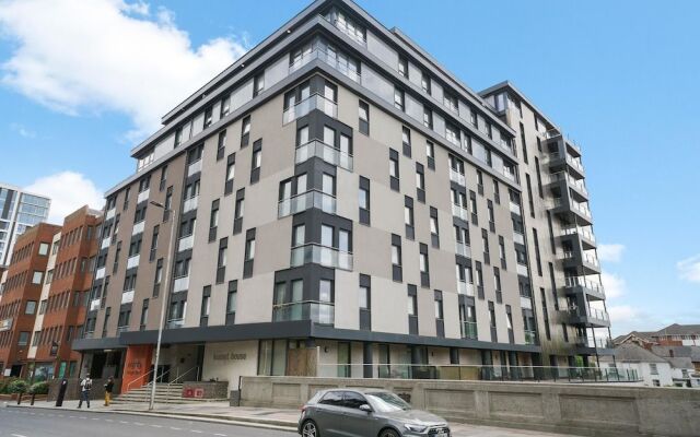 Kennet House Superior Serviced Apartment