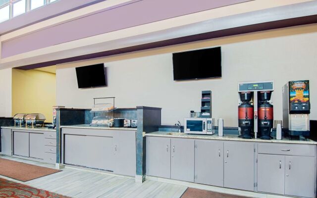 Ramada Plaza & Conference Center by Wyndham Gillette