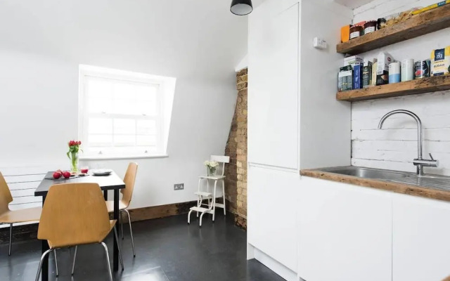 Beautiful And Central 2BR Loft Apartment