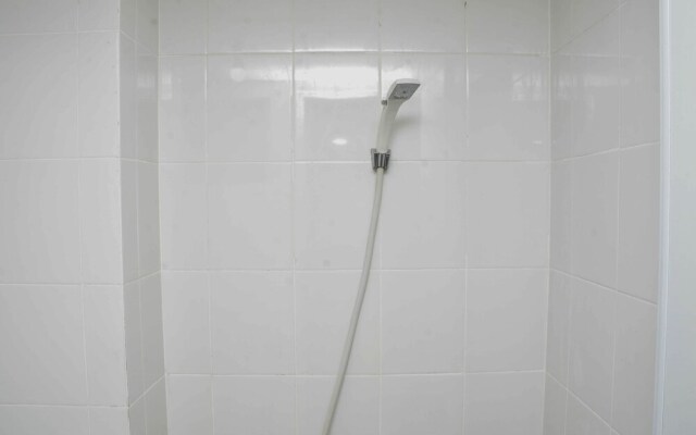 Elegant and Comfy Studio at Bassura City Apartment