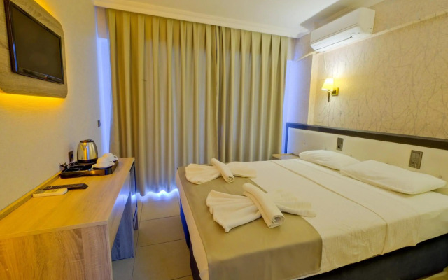 Moni Hotel
