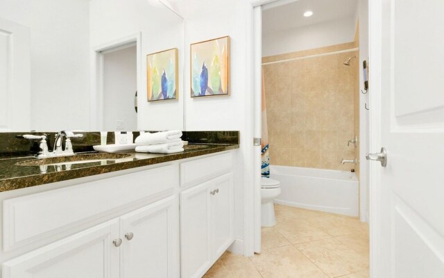 Stylish 3BR Townhouse With Pool Near Disney