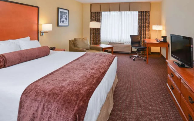 Best Western Plus Cascade Inn & Suites