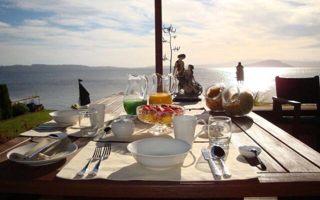 Nicara Lakeside Lodge