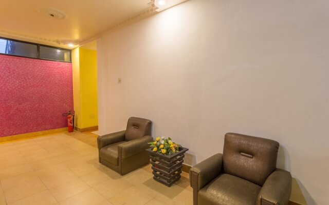 OYO 5332 Hotel Parnil Palace 1