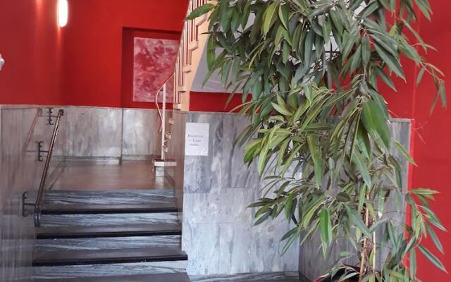 Ricks City Hotel 2