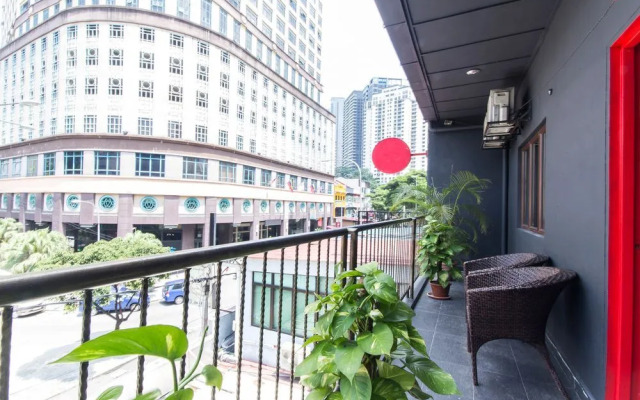 OYO 304 Zero Hour Hotel