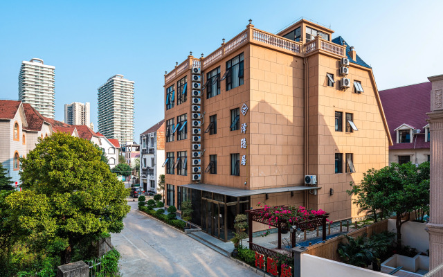 Yintan Zeyinju Hotel