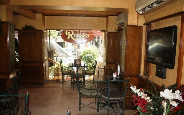 Trio Caroline Hotel