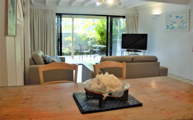 Le Court Villas