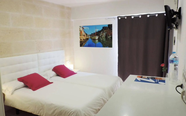 Marblau Hostal