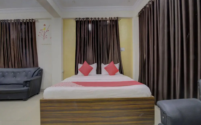 OYO 15589 Hotel Kamdhenu