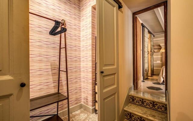DeCharme apartment with terrace in Monti