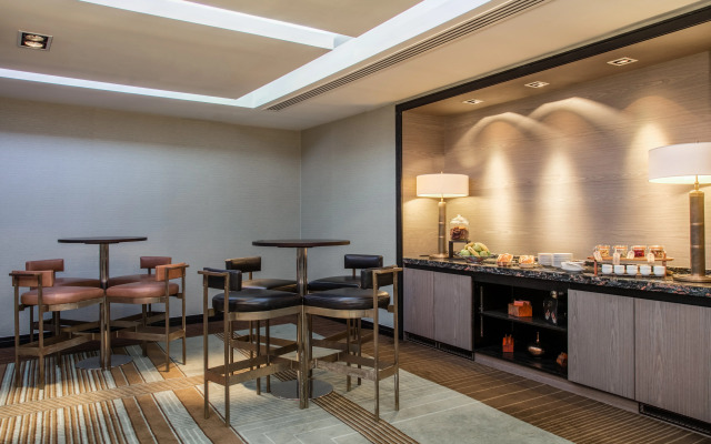 Crowne Plaza London - Battersea