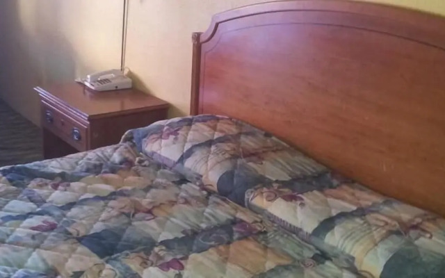 Deluxe Inn