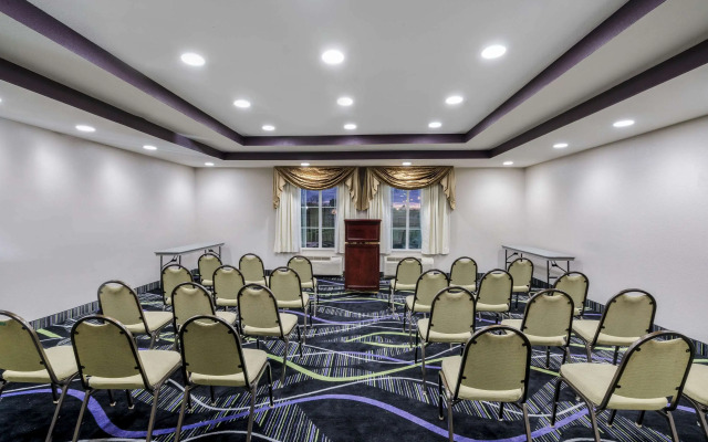 La Quinta Inn & Suites by Wyndham Canton MS