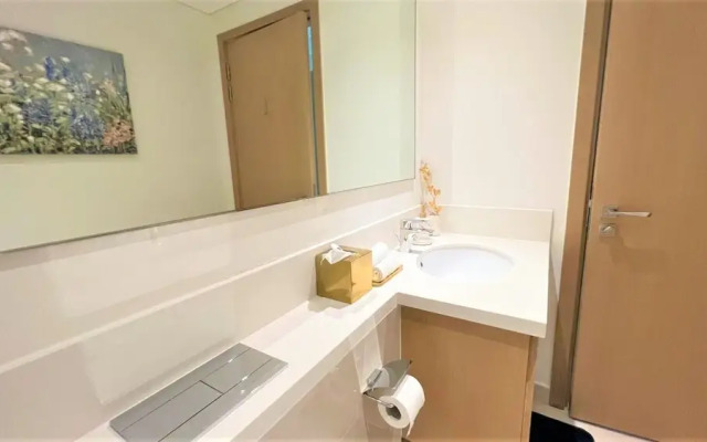 Luxury Dubai Creek Harbour Waterfront Apartment