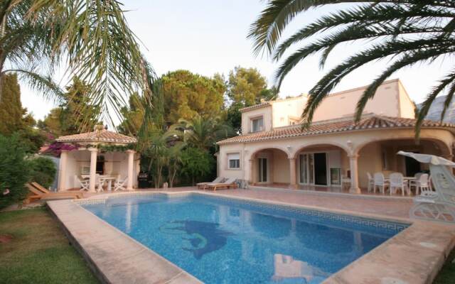 Luxurious Villa with Private Pool in Les Rotes