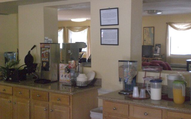 Executive Garden Titusville Hotel