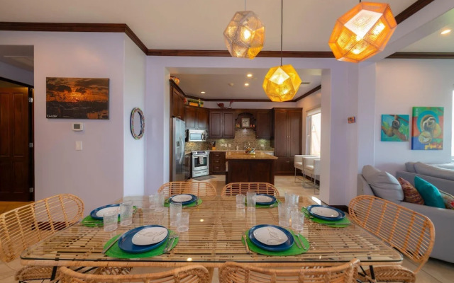 Altavista 4C 3 bdr 3 Bath Ocean View