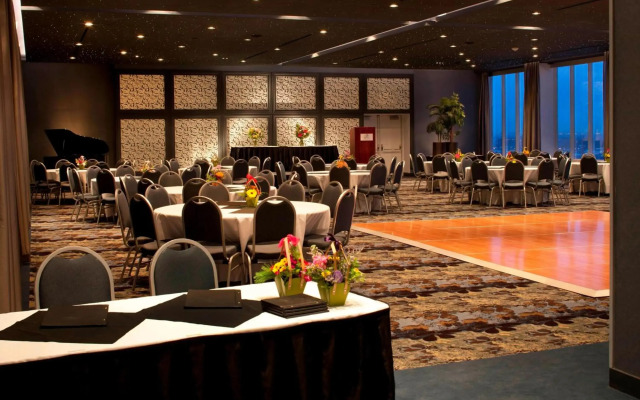 Delta Hotels by Marriott Edmonton South Conference Centre