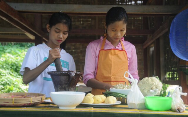 Ngwe Saung Garden Guest House