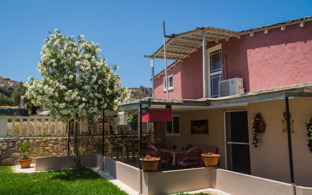 Kefalos Studios Anthoula