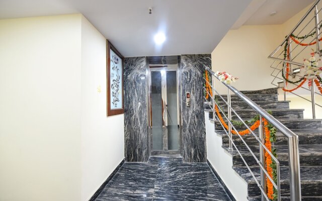 Fabhotel Mona International