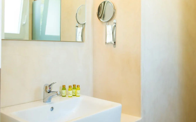 Rooms & Apartments Archontou