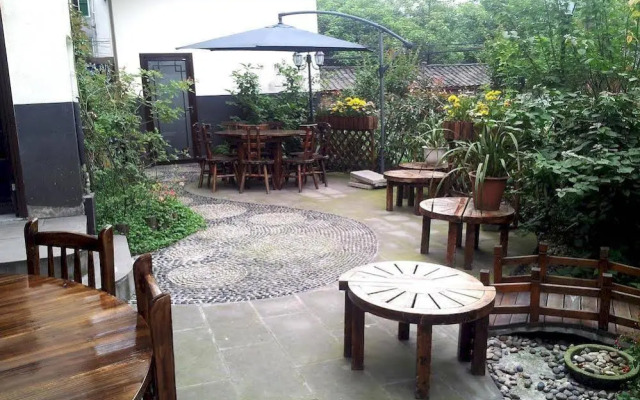 Mount Emei Longxinfang Garden Inn