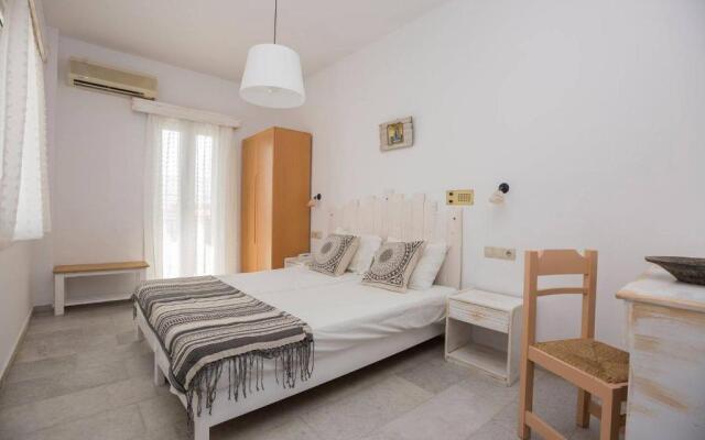 Polemis Studios & Apartments