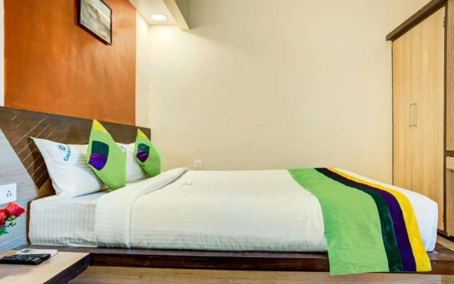 Treebo Golden Inn, 700 Mtrs From Promenade Beach