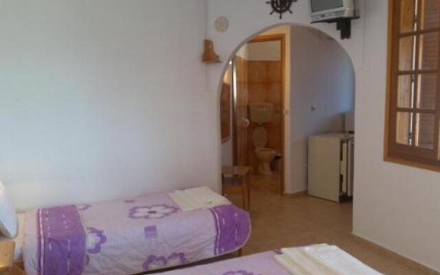 Aparthotel 1 Star Troulos