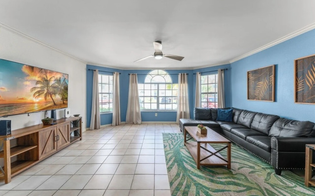 3-br Condo Near Disney Family-friendly Retreat