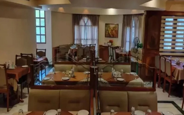 Hotel Apna Avenue