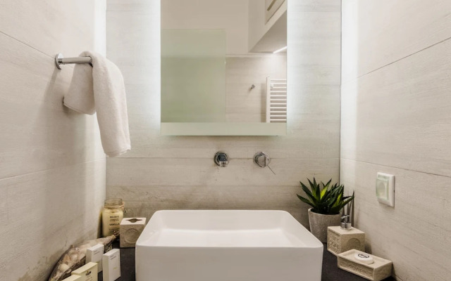 Acropolis Executive Suite