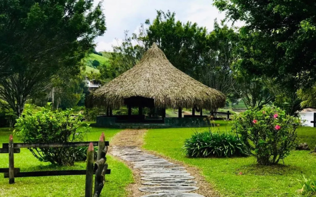 Centro Vacacional Casa Blanca